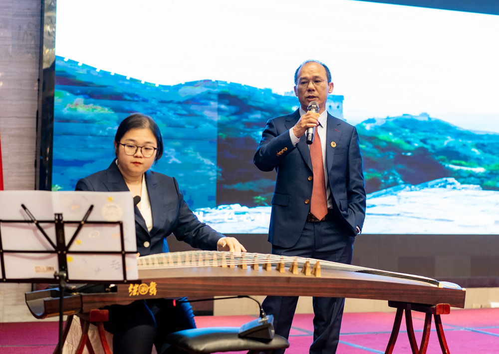 員工才藝表演.jpg