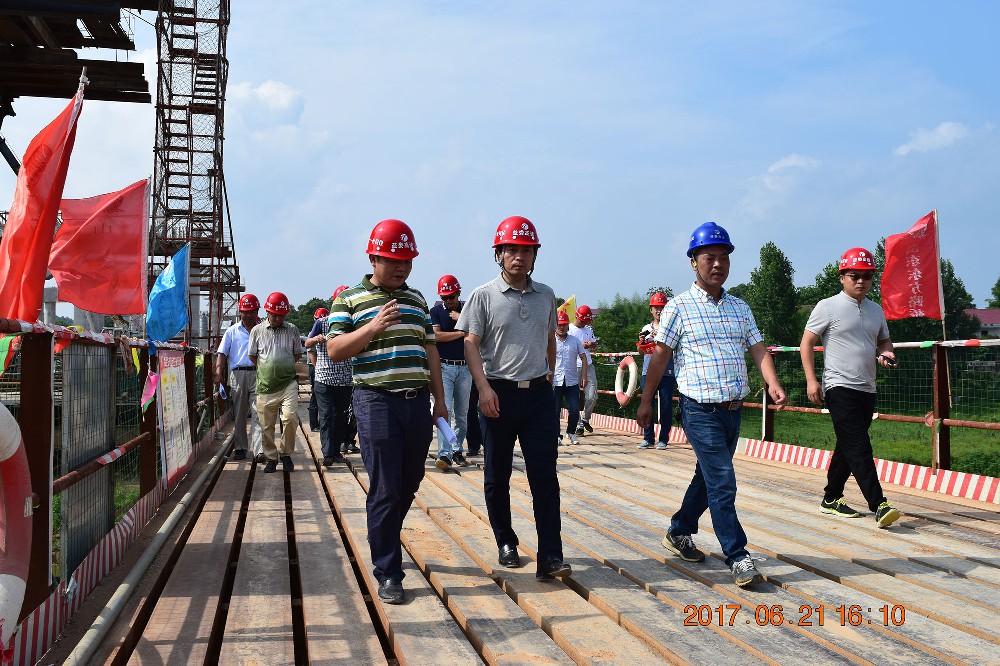 舒行鋼副廳長(zhǎng)蒞臨益婁高速公路第十一合同段調(diào)研，視察工程進(jìn)展